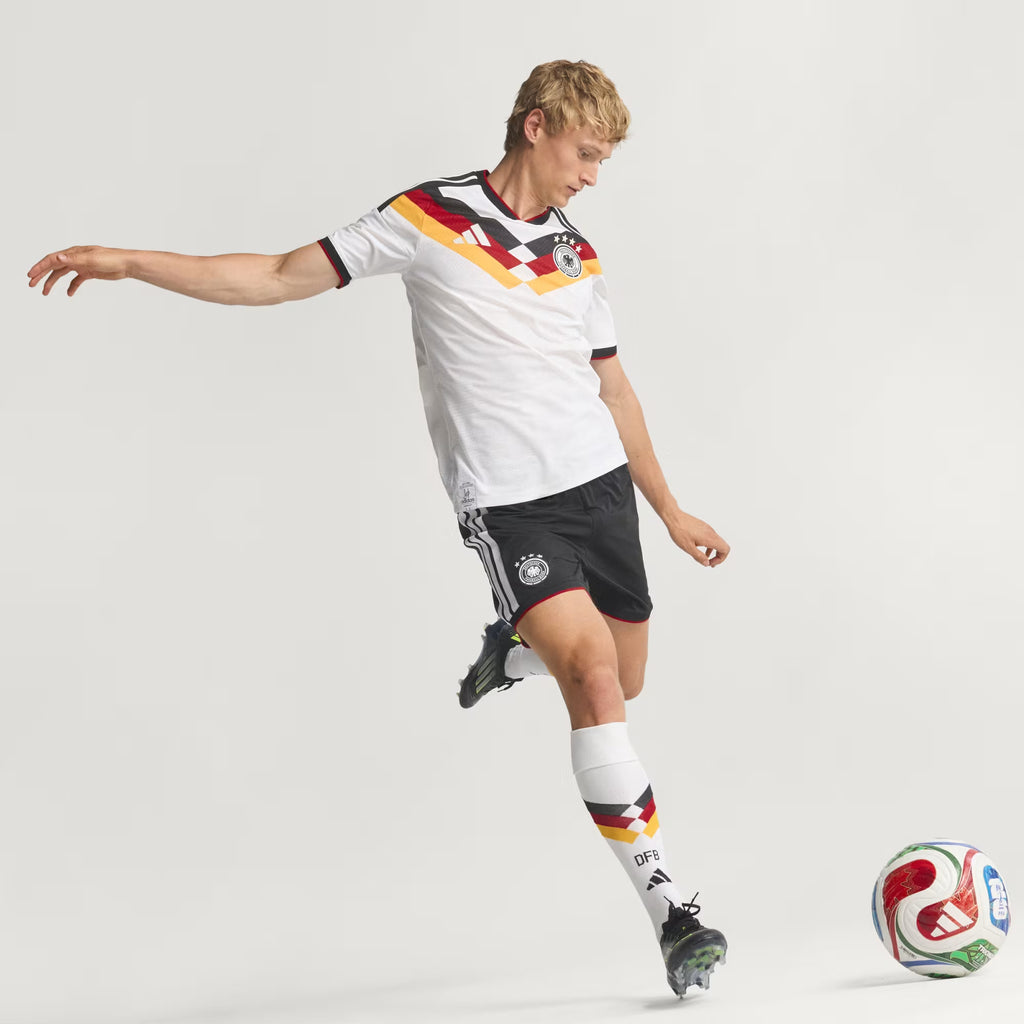 Maillot domicile de l'Allemagne 2026 officiel, maillot de club blanc de la marque Ethan Business, design authentique.