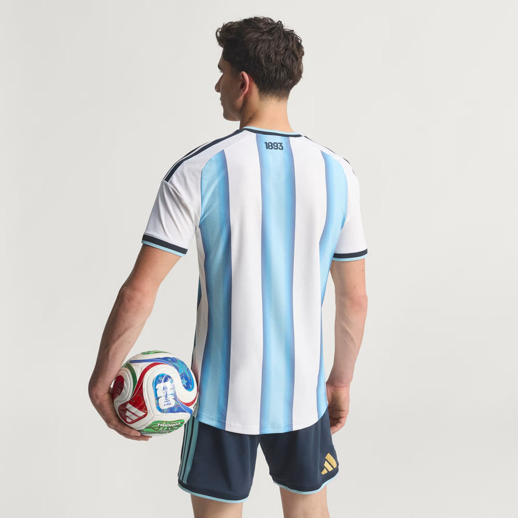Maillot domicile officiel de l'Argentine 2026, édition premium, blanc, authentique, conçu par Ethan Business, avec logo du club.