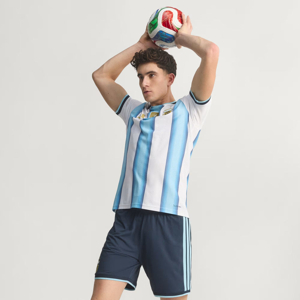 Maillot Argentine Domicile 2026 Ethan Business, design officiel blanc, maillot de football authentique pour fans et supporters.