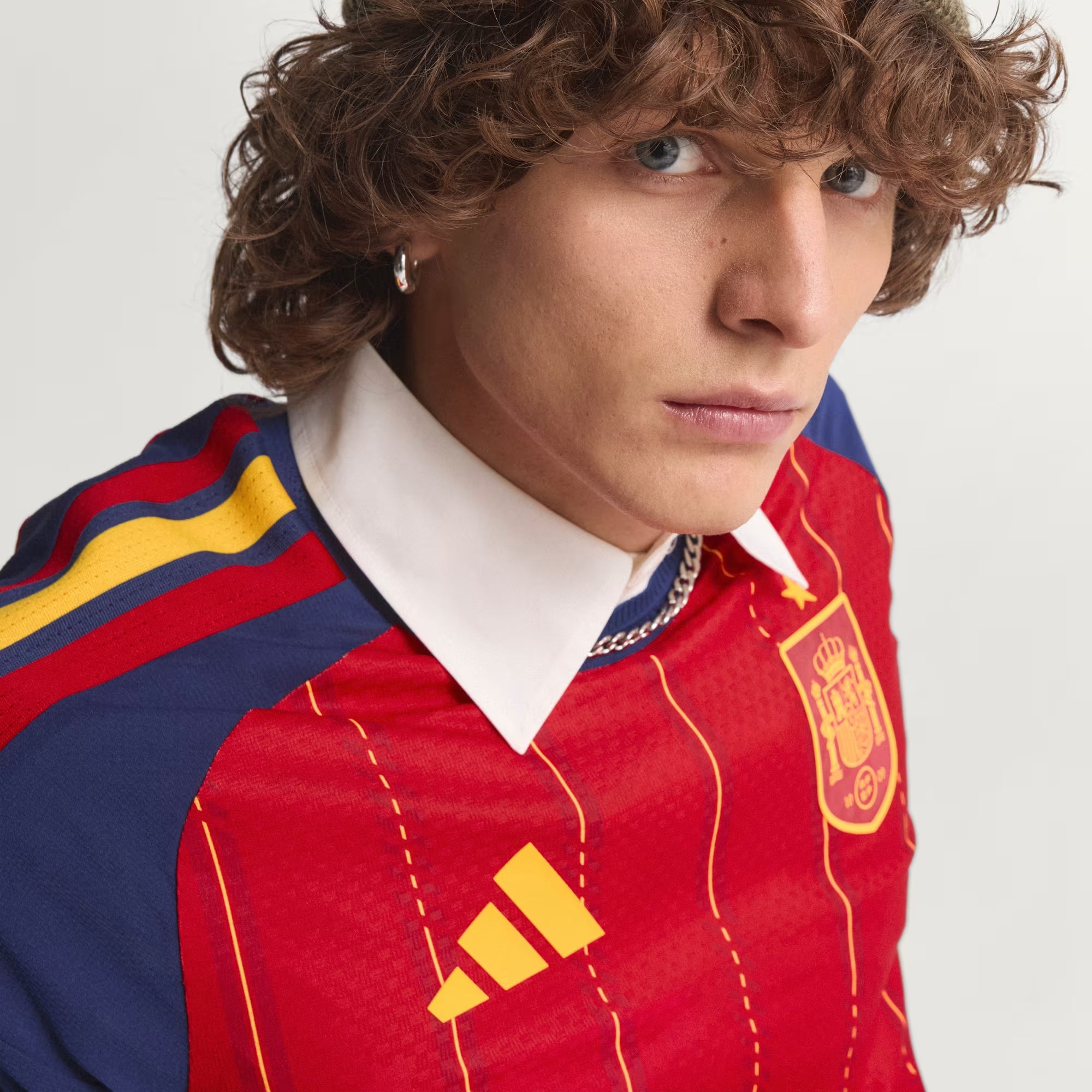 Maillot domicile Espagne 2026 Ethan Business, version officielle, rouge, design authentique pour fans de football.