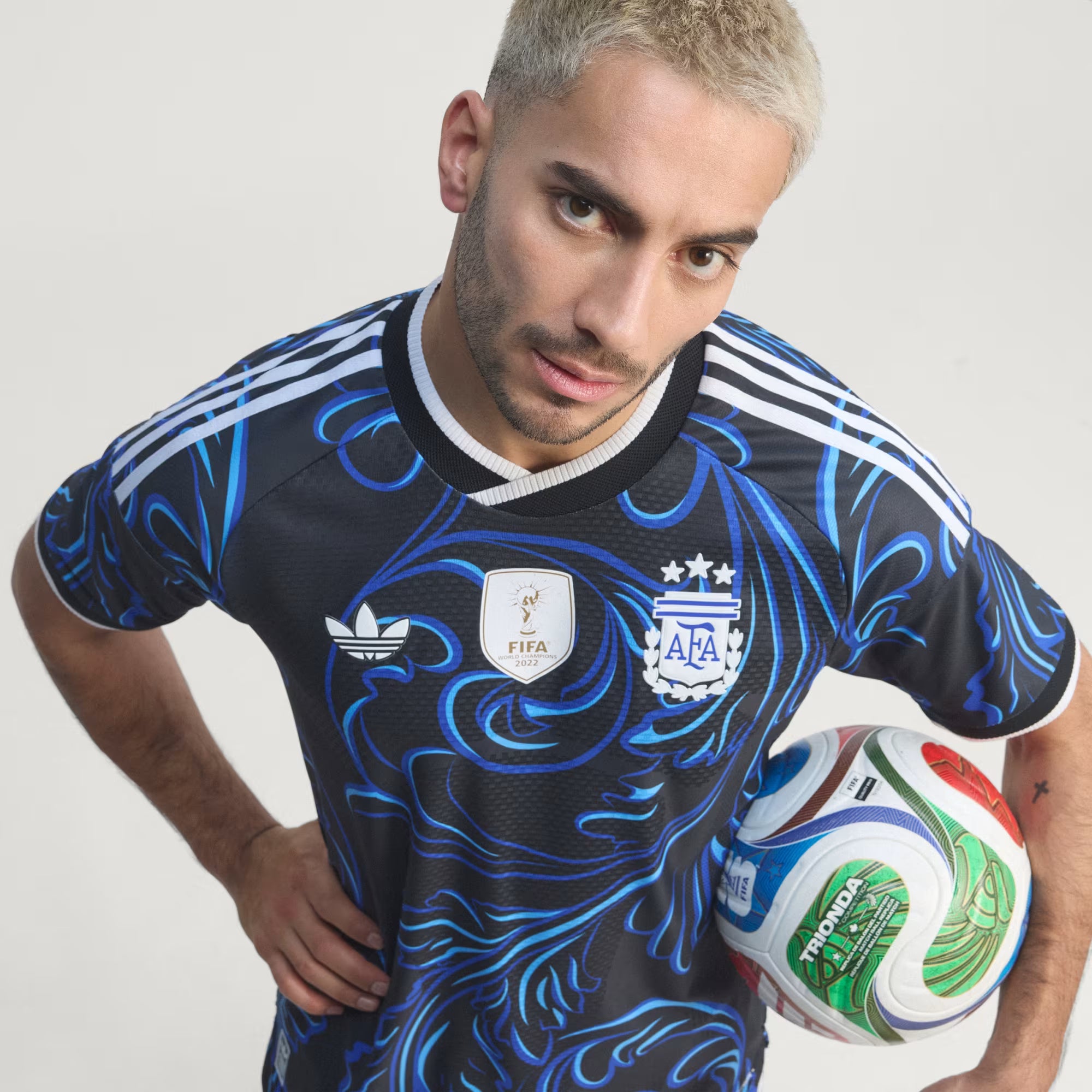 Maillot extérieur de football Argentine 2026, édition premium, design officiel, noir, fabriqué par Ethan Business.