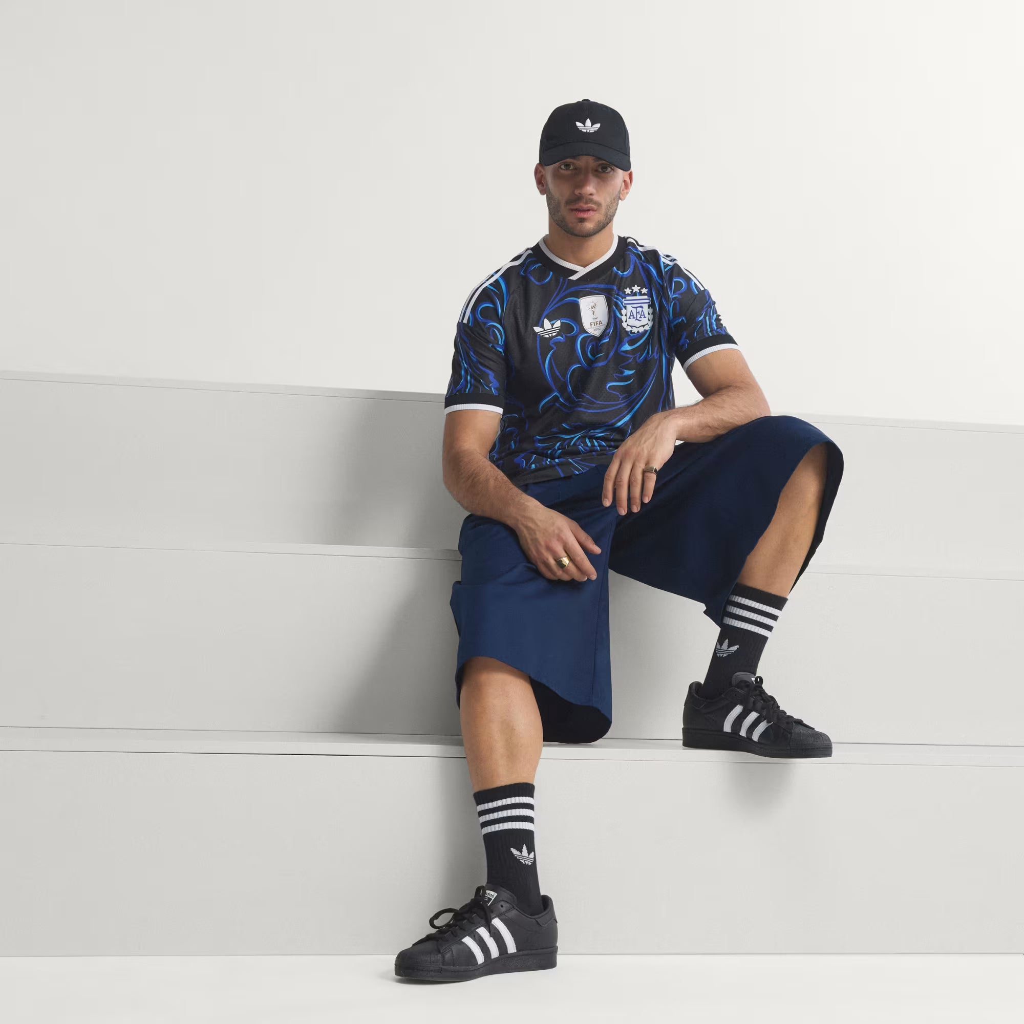 Maillot extérieur de football Argentine 2026 Ethan Business, design officiel noir, style authentique pour fans et supporters.