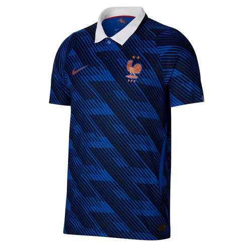 Maillot de football France Domicile 2026, édition premium, nouveau design officiel, fabriqué par Ethan Business, vue de face.